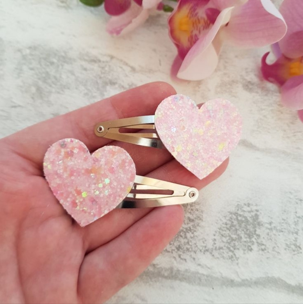 2 🩷 hair clips